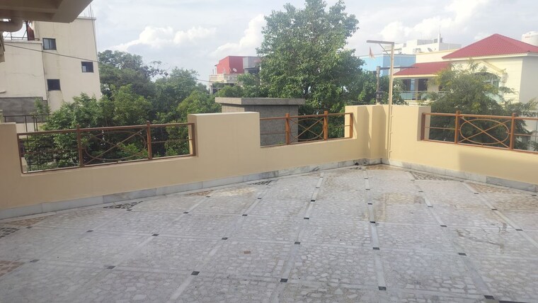 Balcony, jubilee hills 5 Bedroom 5000 Sq.Ft. Independent House In Jubilee Hills Hyderabad 10550199