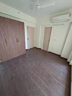 Room in 3 BHK Apartment at Bestech Park View Altura, Sector 79 – for Sale