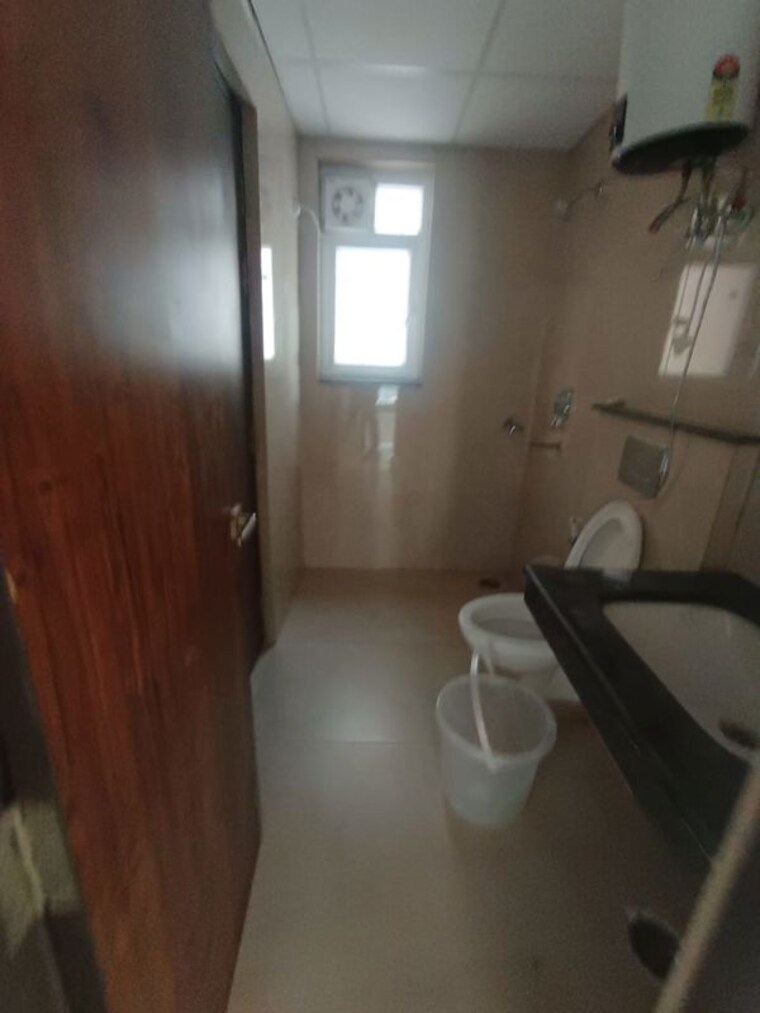 Bathroom, gomti nagar 4 Bedroom 2506 Sq.Ft. Apartment In Gomti Nagar Lucknow 10550227