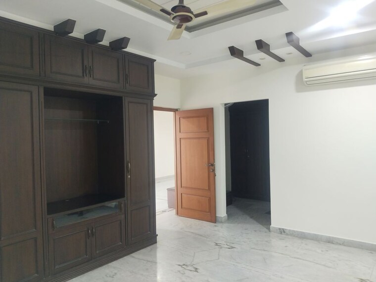 Room, guttala begumpet 3 Bedroom 2785 Sq.Ft. Apartment In Guttala Begumpet Hyderabad 10550212