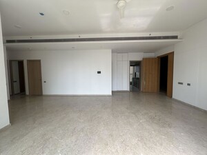 Room in 4 BHK Apartment at Rustomjee Crown, Prabhadevi – for Sale