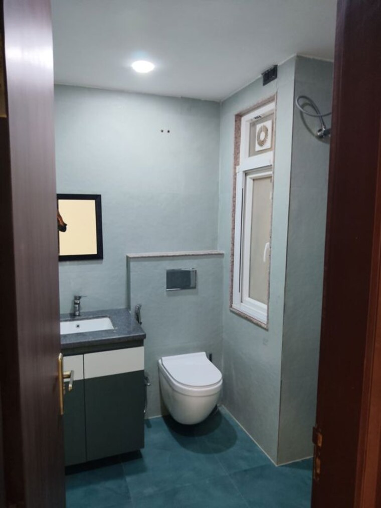 Bathroom, vijayant-enclave 3 Bedroom 2500 Sq.Ft. Apartment In Sector 29 Noida 10550267