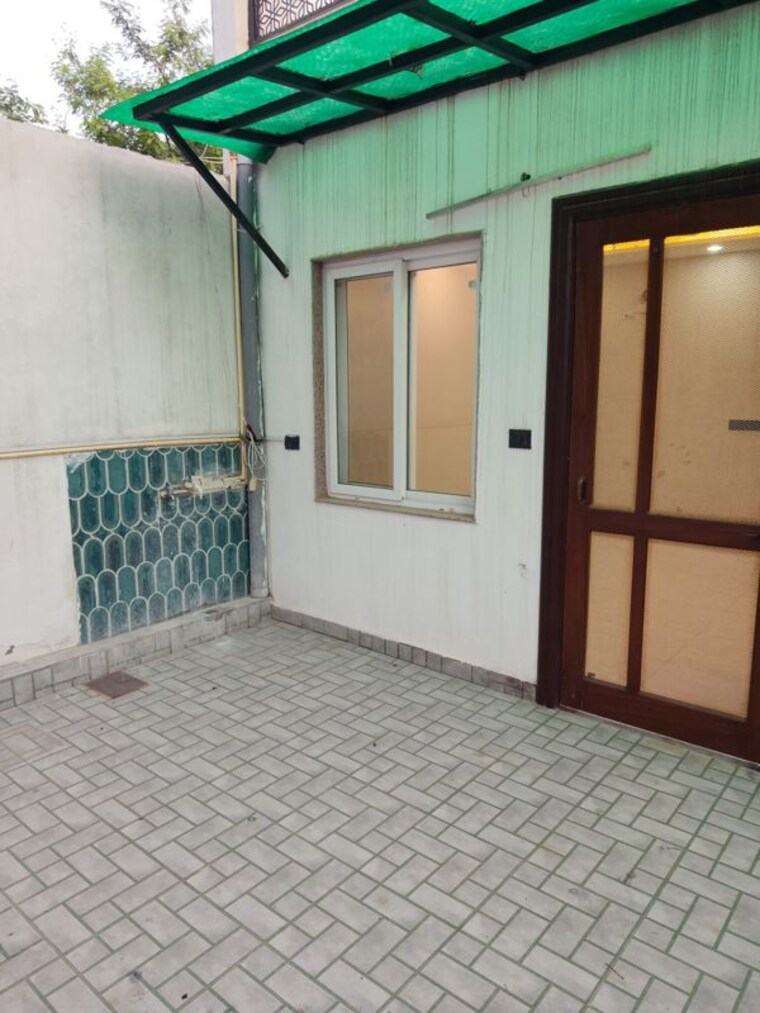 Room, vijayant-enclave 3 Bedroom 2500 Sq.Ft. Apartment In Sector 29 Noida 10550267
