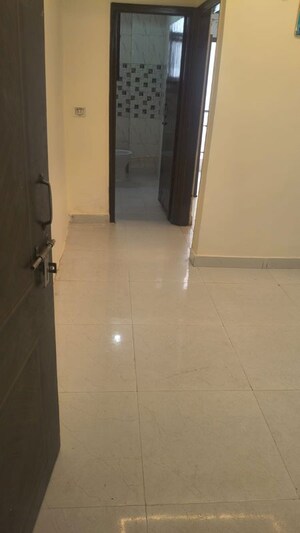 Room in 2 BHK Builder Floor at Neb Sarai – for Rent