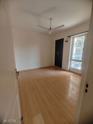 Room in 3.5 BHK Apartment at Bestech Park View City 2, Sector 49 – for Rent