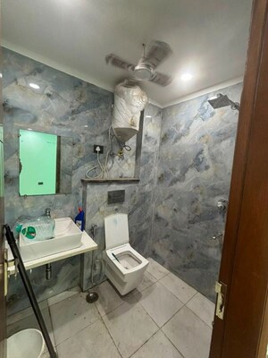 Team Area in 3 BHK Apartment at Saket – for Rent
