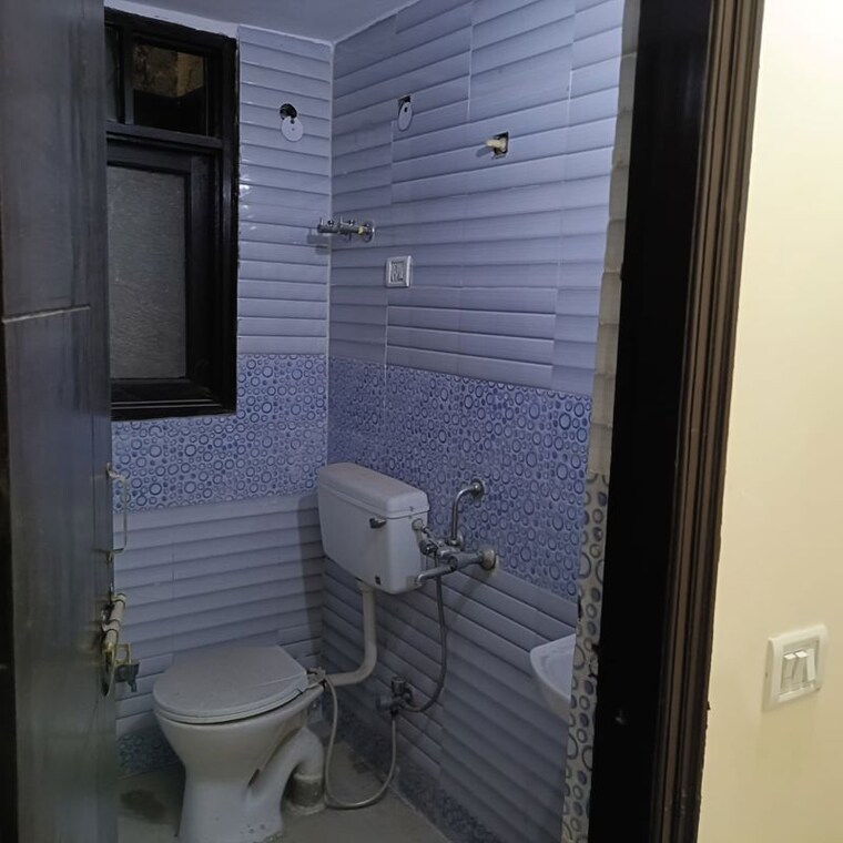 Bathroom, chattarpur 2 Bedroom 680 Sq.Ft. Builder Floor In Chattarpur Delhi 10550337