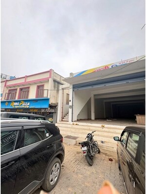  Showroom – Exterior View View at Siyana Road - for Sale