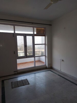 Room in 3 BHK Builder Floor at Palam Vihar – for Rent