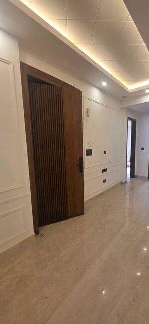Room in 3 BHK Builder Floor at Sector 22 – for Rent