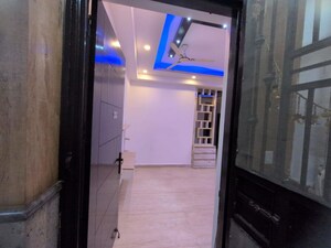 Room in 3 BHK Apartment at Panchsheel Pratistha, Sector 75 – for Rent