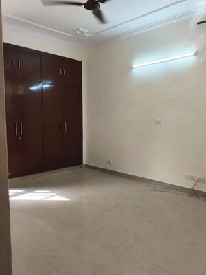 3 BHK Builder Floor For Rent in Sector 21