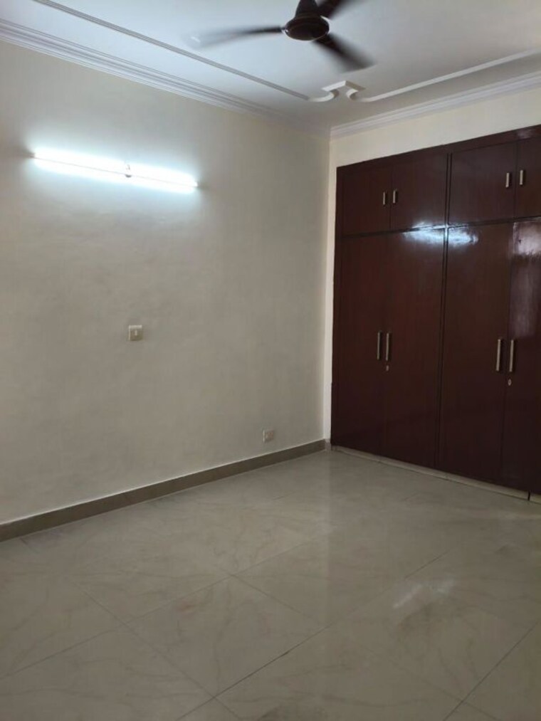 Room, sector 21 3 Bedroom 1550 Sq.Ft. Builder Floor In Sector 21 Gurgaon 10550389