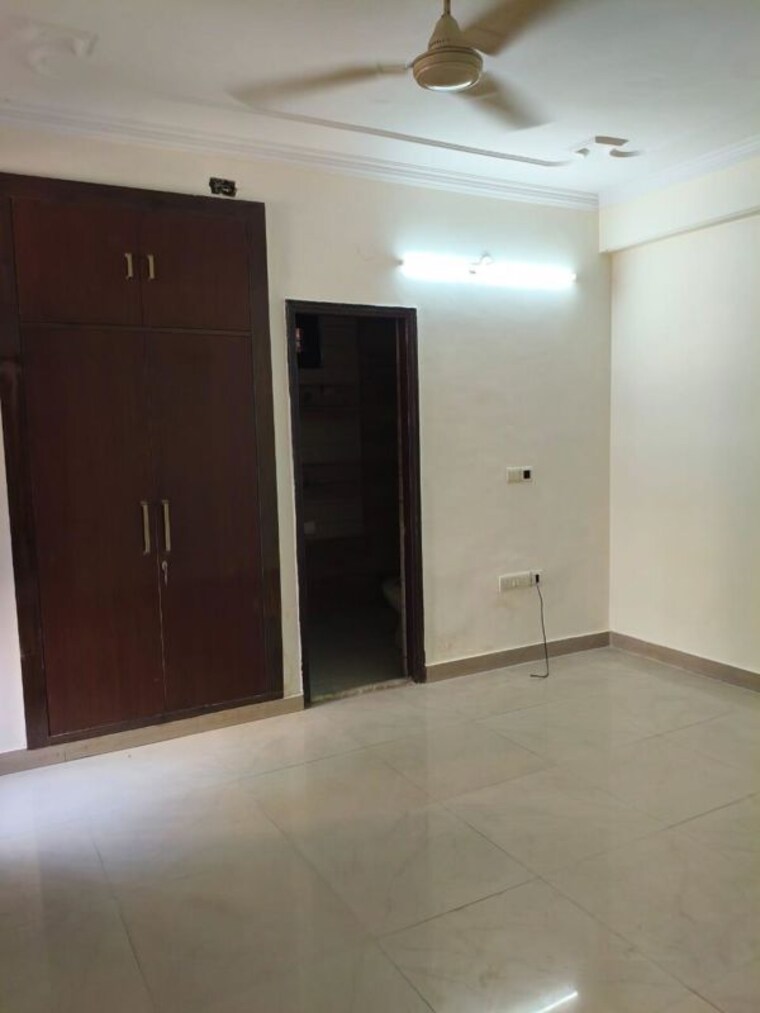 Room, sector 21 3 Bedroom 1550 Sq.Ft. Builder Floor In Sector 21 Gurgaon 10550389