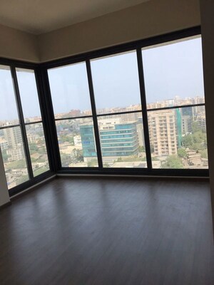 Room in 2 BHK Apartment at Suparshwa Urbana, Andheri East – for Rent