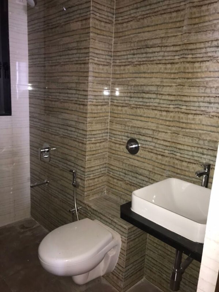 Bathroom, suparshwa-urbana 2 Bedroom 800 Sq.Ft. Apartment In Andheri East Mumbai 10550394