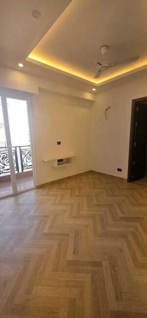 Room in 3 BHK Builder Floor at Sector 23 – for Rent