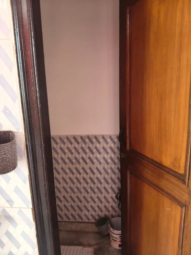 Balcony, sector 9 2 Bedroom 160 Sq.Yd. Builder Floor In Sector 9 Gurgaon 10550408