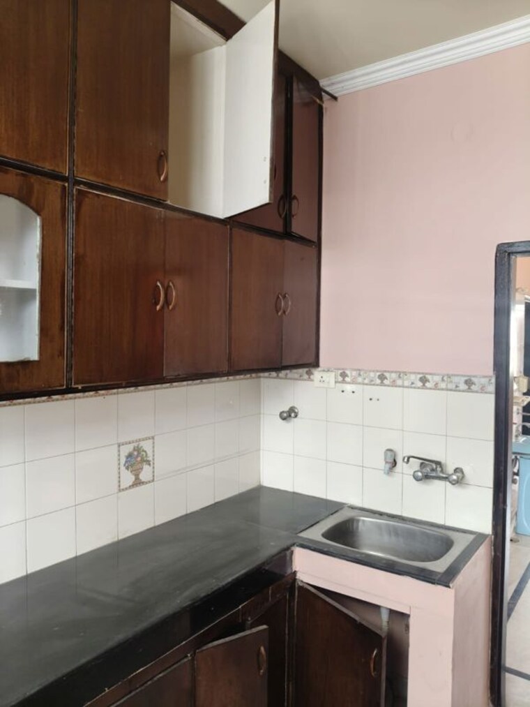 Kitchen, sector 9 2 Bedroom 160 Sq.Yd. Builder Floor In Sector 9 Gurgaon 10550408