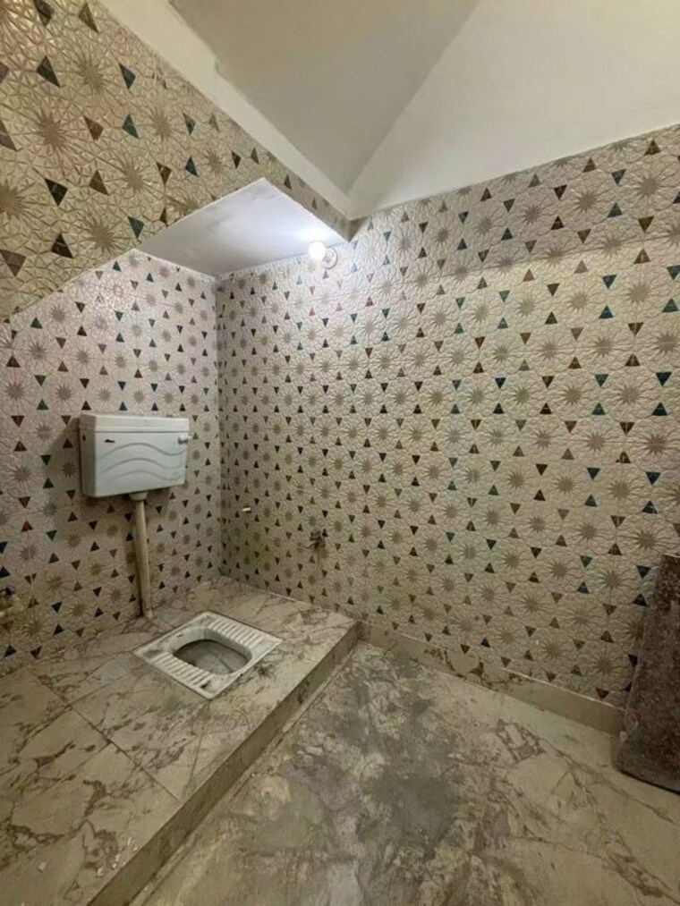 Bathroom, uttam nagar 3 Bedroom 318 Sq.Ft. Independent House In Uttam Nagar Delhi 10550411