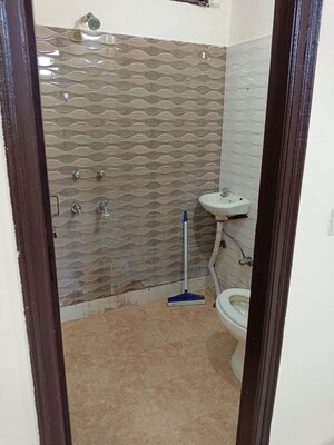 Bathroom in Studio Apartment at Lajpat Nagar 4 – for Rent