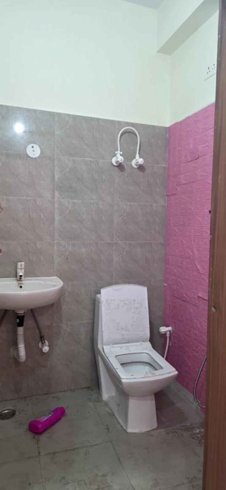Bathroom, sector 104 3 Bedroom 200 Sq.Mt. Independent House In Sector 104 Noida 10550484