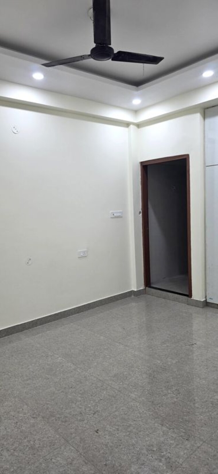 Room, sector 104 3 Bedroom 200 Sq.Mt. Independent House In Sector 104 Noida 10550484
