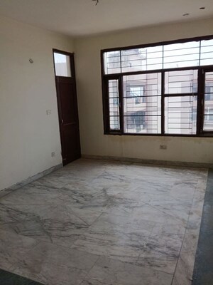 Room in 4 BHK Apartment at Sector 24 – for Sale