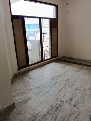 Room in 4 BHK Apartment at Sector 24 – for Sale