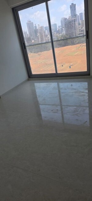 Room in 2 BHK Apartment at Kanakia Miami, Mahim – for Rent