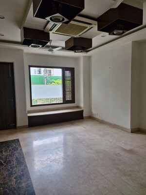 3 BHK Builder Floor For Rent in Sector 43