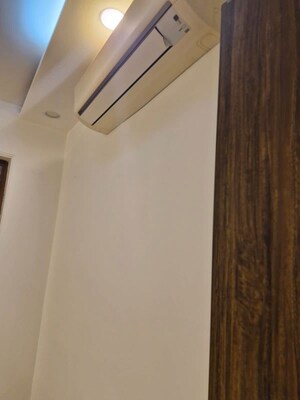 Building Lobby in 3 BHK Builder Floor at Sector 43 – for Rent
