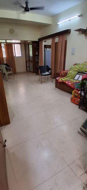 Parking in 2 BHK Apartment at Vasant Kunj – for Rent