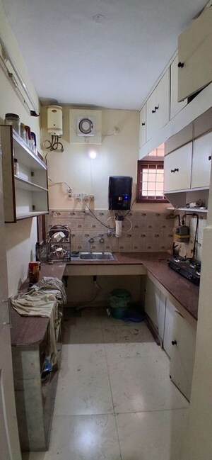 Team Area in 2 BHK Apartment at Vasant Kunj – for Rent