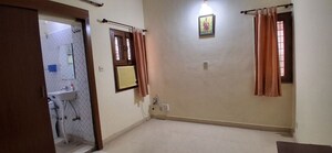 Room in 2 BHK Apartment at Vasant Kunj – for Rent