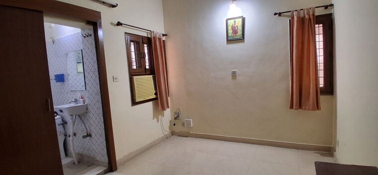 Room, vasant kunj 2 Bedroom 1600 Sq.Ft. Apartment In Vasant Kunj Delhi 10550656
