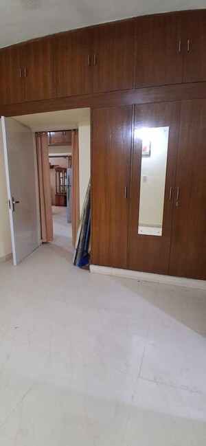 Room in 2 BHK Apartment at Vasant Kunj – for Rent