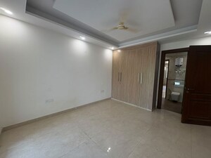Room in 2 BHK Builder Floor at Sector 23 – for Rent