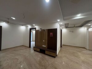Room in 2 BHK Builder Floor at Sector 23 – for Rent