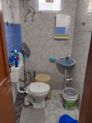 Bathroom in 1 RK Builder Floor at Lajpat Nagar 4 – for Rent