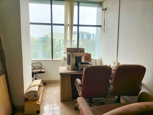  Shop For Sale in Kurla West