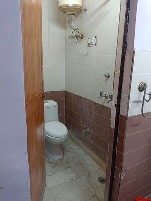 Bathroom in 1 BHK Builder Floor at Lajpat Nagar 4 – for Rent