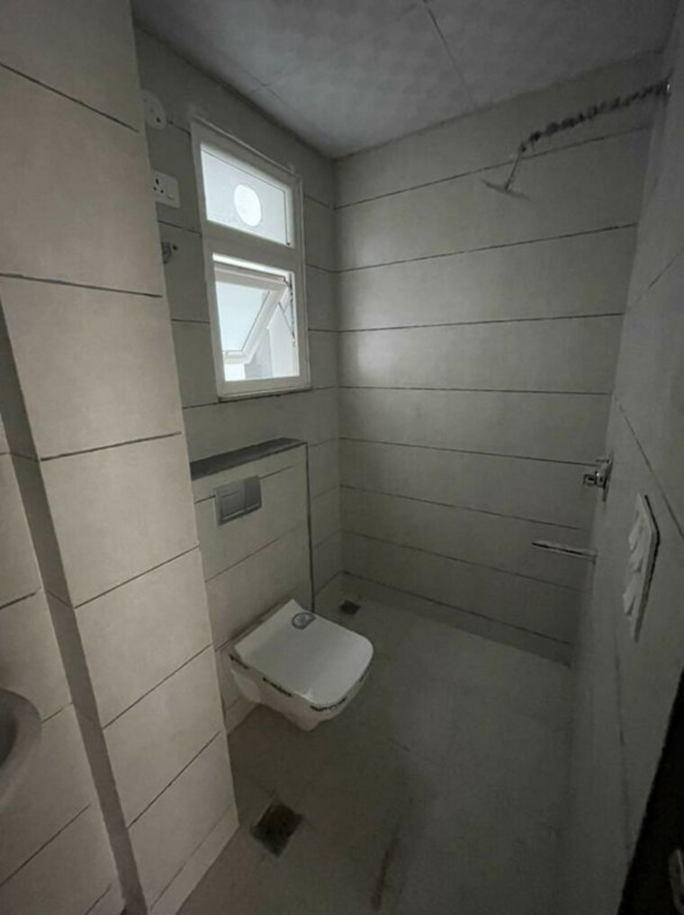 Bathroom, sector 46 1 Bedroom 600 Sq.Ft. Builder Floor In Sector 46 Gurgaon 10550799