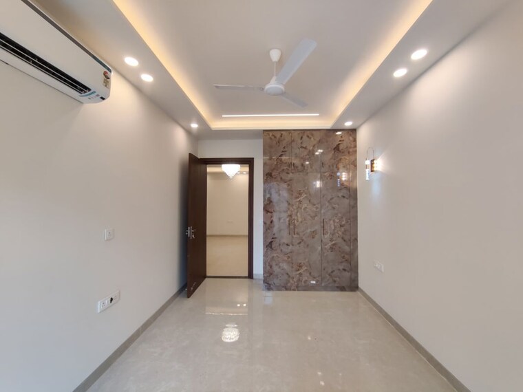 Room, sector 43 2 Bedroom 1200 Sq.Ft. Builder Floor In Sector 43 Gurgaon 10550816