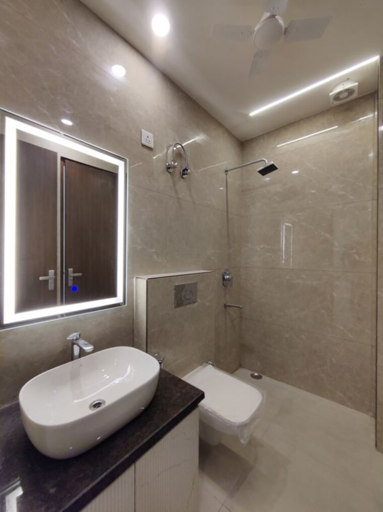 Bathroom, sector 43 2 Bedroom 1200 Sq.Ft. Builder Floor In Sector 43 Gurgaon 10550816