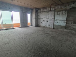 Room in 4 BHK Apartment at Lokhandwala Minerva Mahalaxmi, Mahalaxmi – for Sale