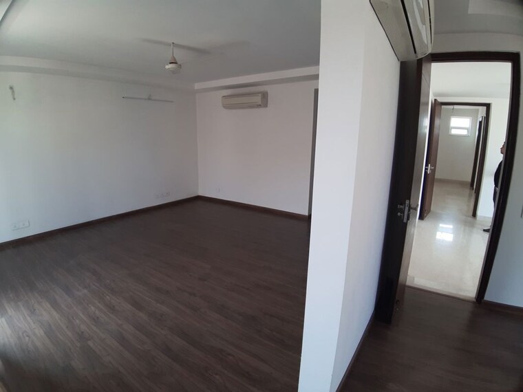 Room, emaar-marbella 5 Bedroom 8120 Sq.Ft. Villa In Sector 66 Gurgaon 10426521