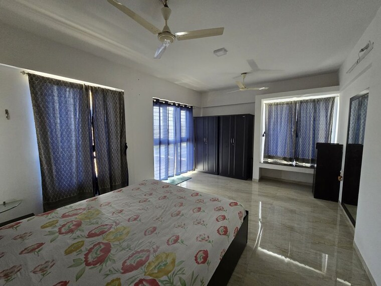 Bedroom, satkar-citta-giardino 3.5 Bedroom 2300 Sq.Ft. Apartment In Aundh Pune 10550839