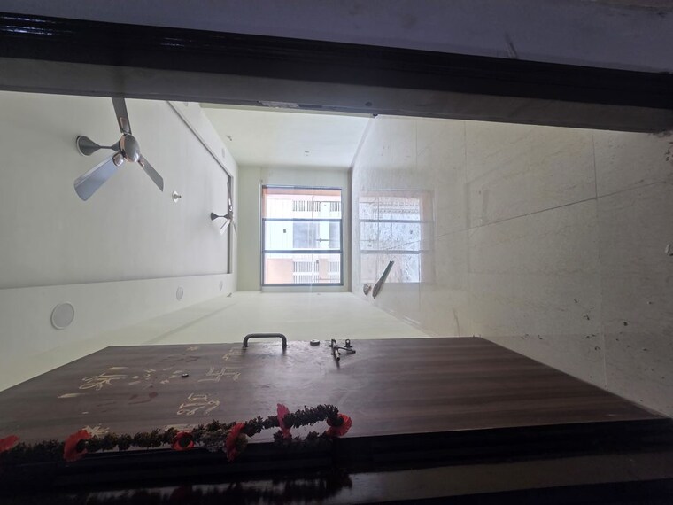  Parking, siddharth-nagar-chs-goregaon 2.5 Bedroom 700 Sq.Ft. Apartment In Goregaon West Mumbai 10550851