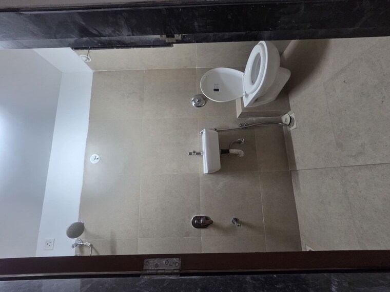 Bathroom, je-and-vee-om-trimurti 3.5 Bedroom 1020 Sq.Ft. Apartment In Malad East Mumbai 10540546
